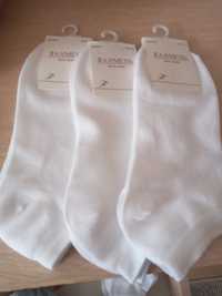 Женские белые носочки,размер с 36-41,цена 280 т,за штуку