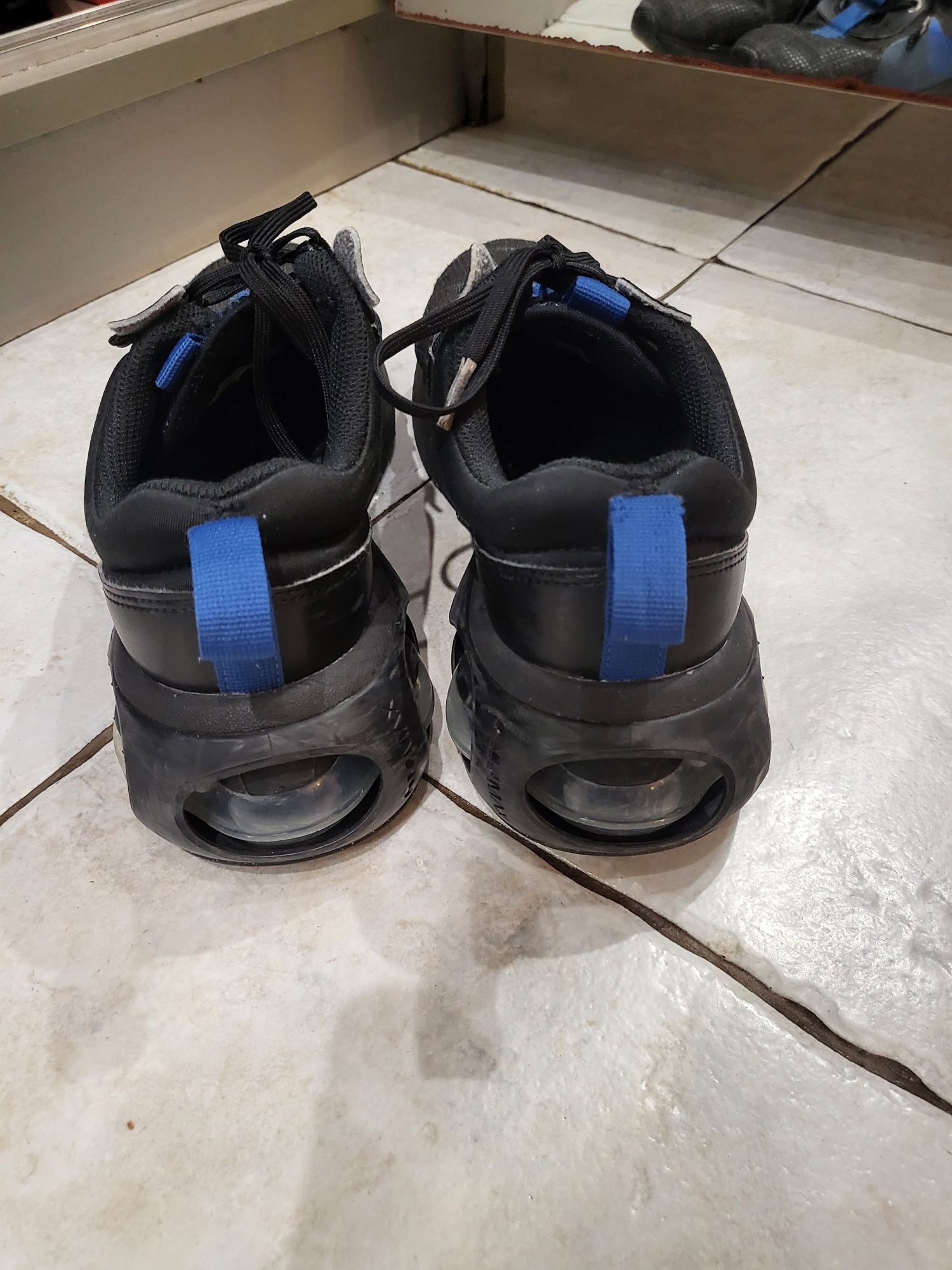 Маратонки nike 37.5