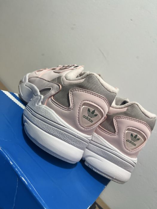 Adidas Falcon 40 2/3