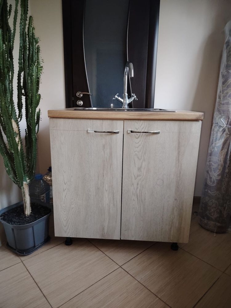 Продам кухонную тумбу мойку