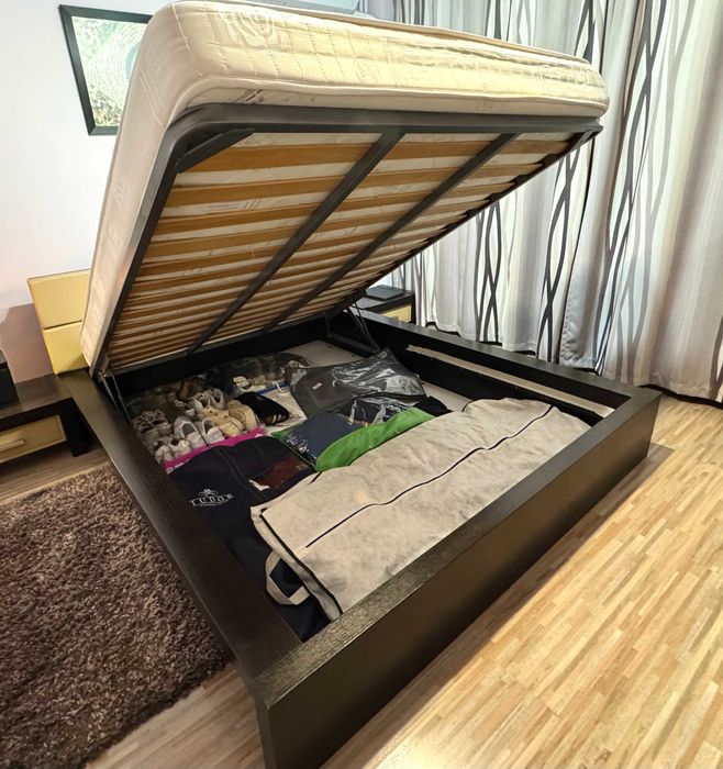 Pat Mobexpert din lemn si piele naturala + saltea inclusă (160x200 cm)