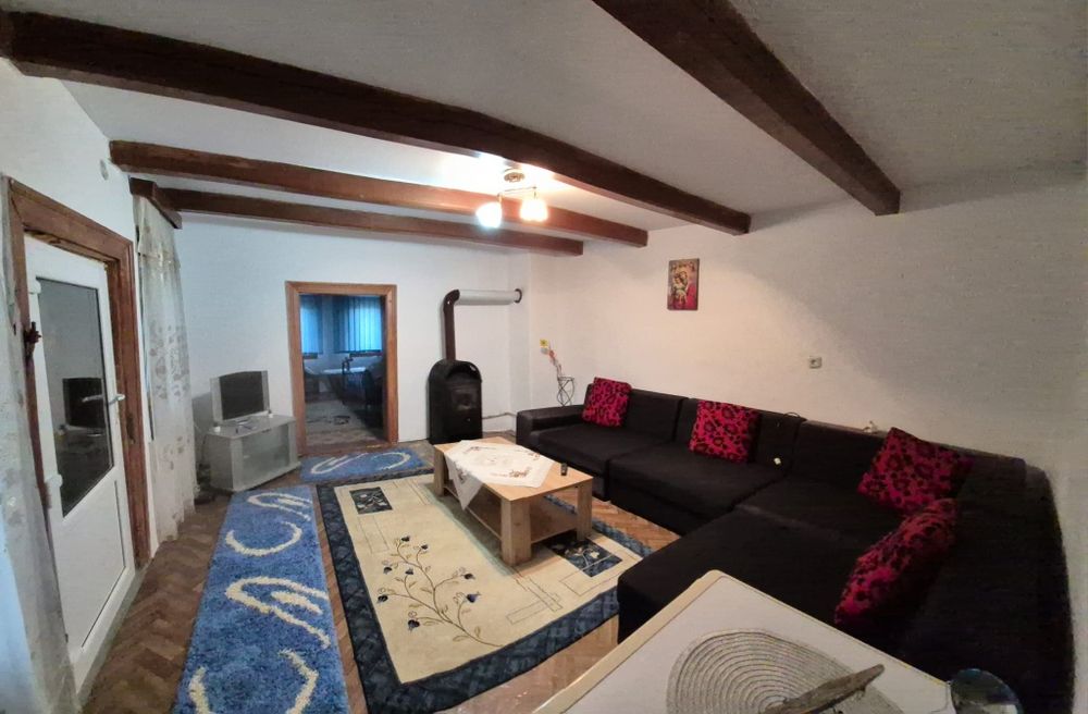 Casa de vânzare la tara