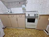 Кухонный стол и тумбочка