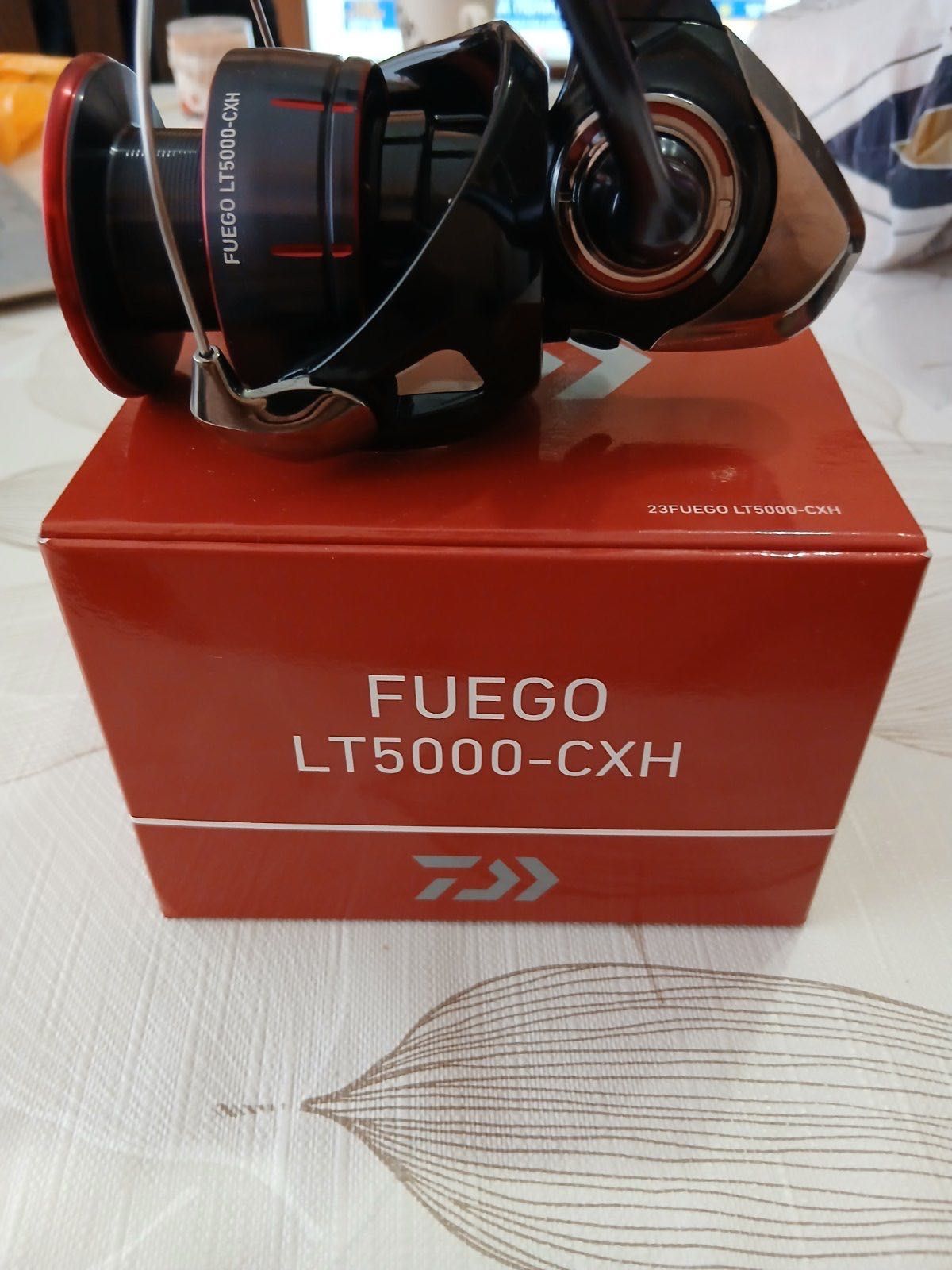 Макарата е чисто нова Daiwa Fuego LT5000 CXH