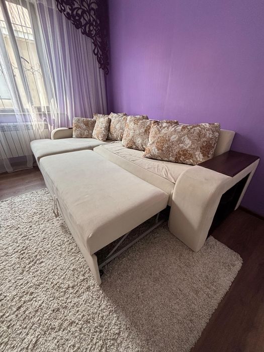 Диван угловой продам