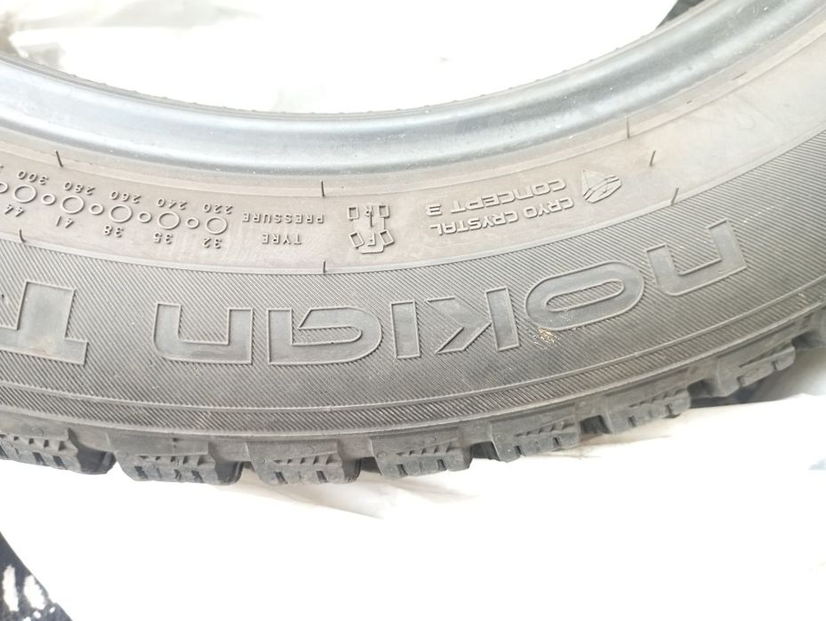 Зимние шины Nokian. Использовались два сезона. Примерно 7000 км