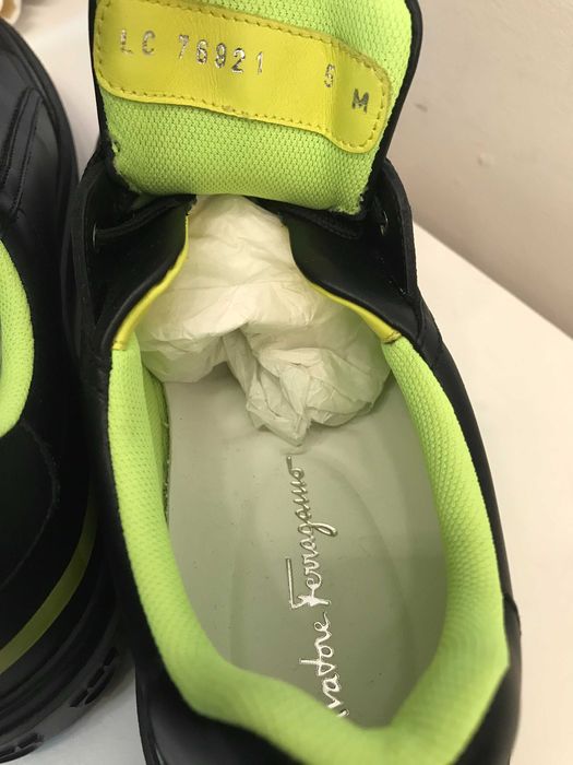 Salvatore Ferragamo 39, sneakers autentici, full box, retail 530 euro