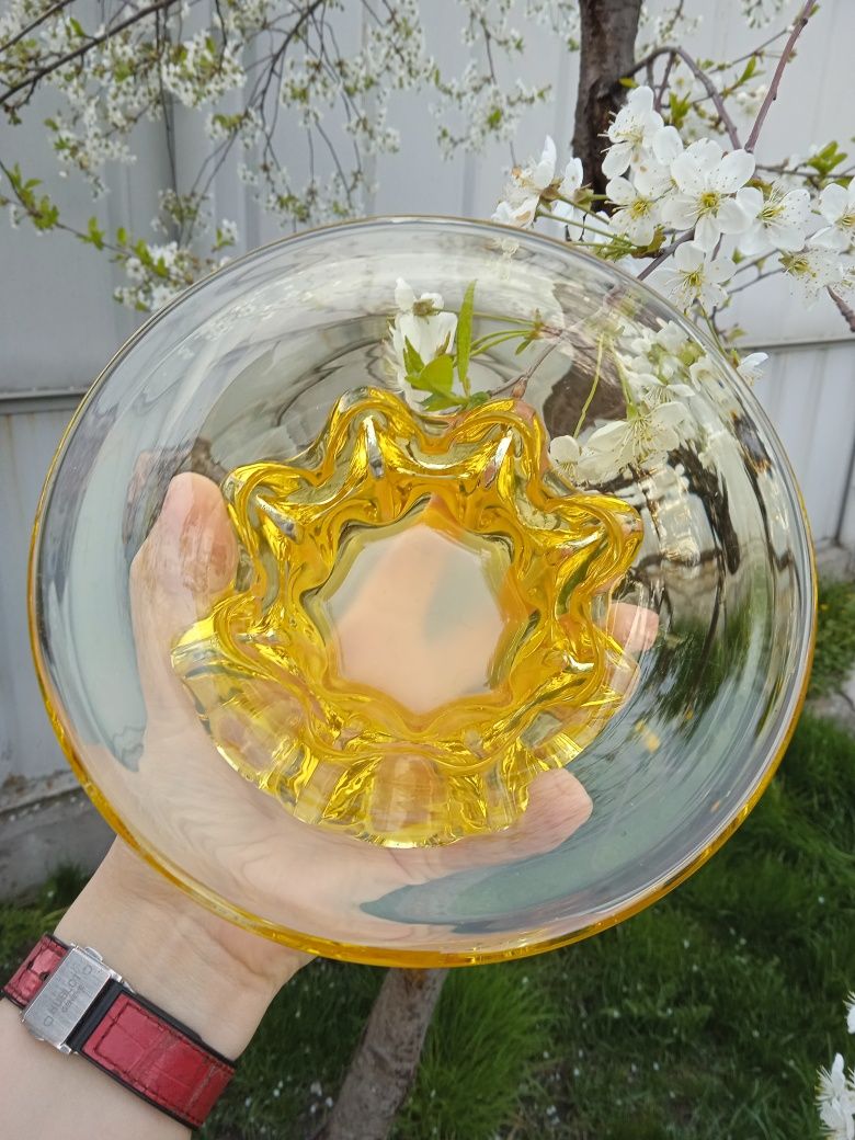 Советская ваза конфетница гутное стекло винтаж