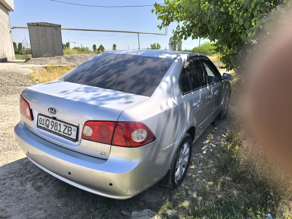 Kia optima SOTILADI