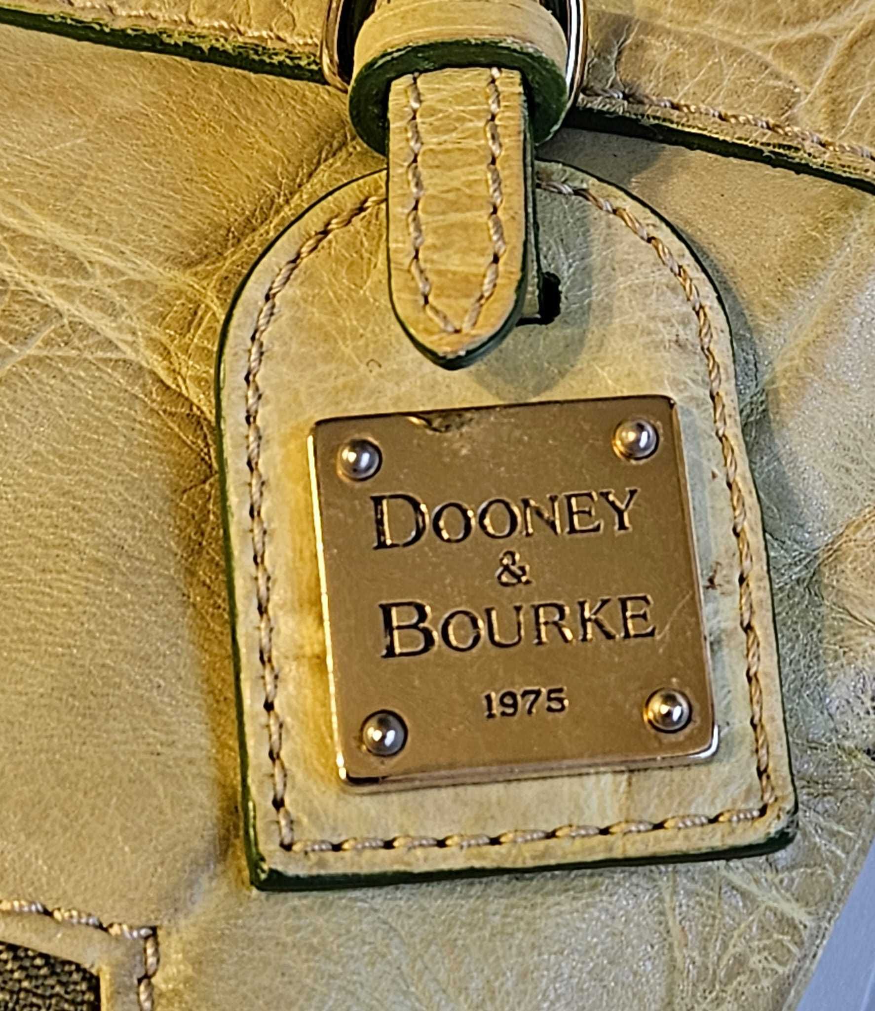 Geanta de mână din piele bej semnată Dooney și Bourke originala