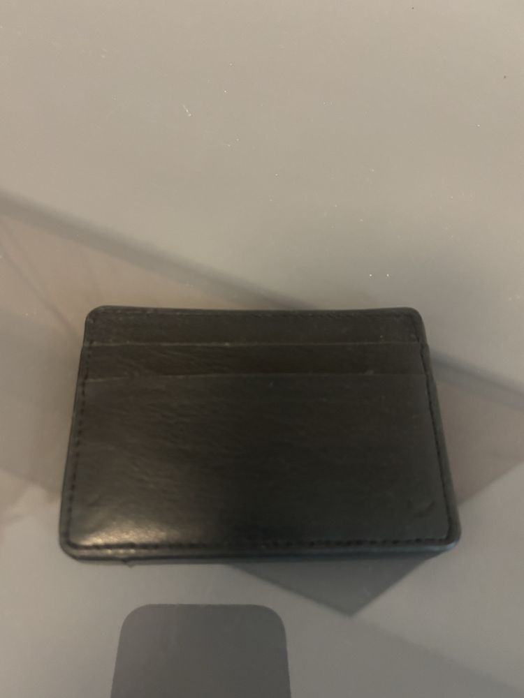 Port card piele barbati