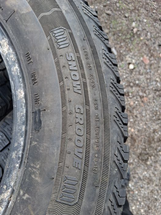 215 70 16 VINTERCAT 4броя зимни