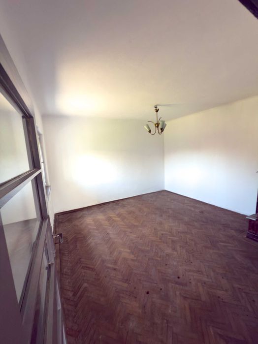 Casă de vânzare în Roșiorii de Vede – zonă centrală, str. 1 Decembrie