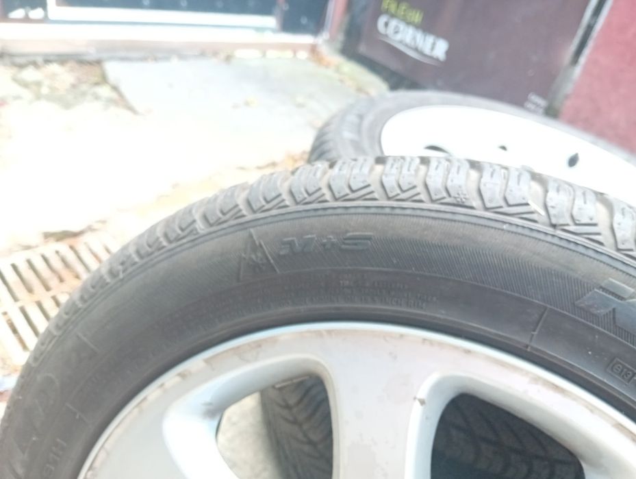 De vânzare roți Mercedes Benz la prețul de 1100 roni