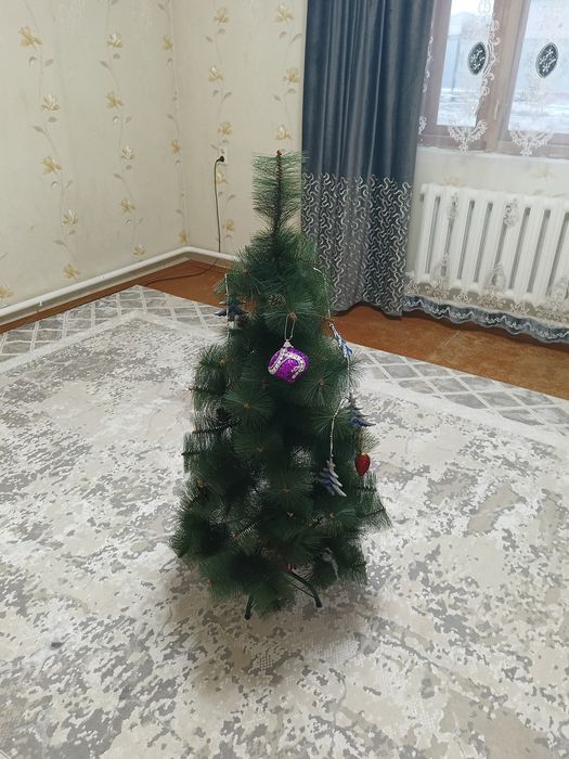 Ёлка новогодняя продам