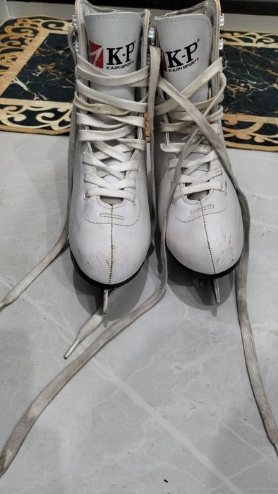 Коньки женские белые