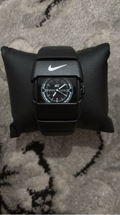Найк часы,новый мужской