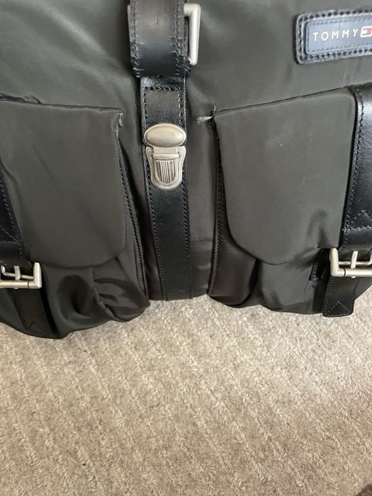 Geanta voiaj Tommy Hilfiger.