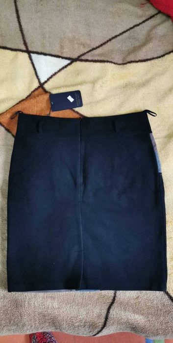 Fusta noua din stofa si catifea marimea 42