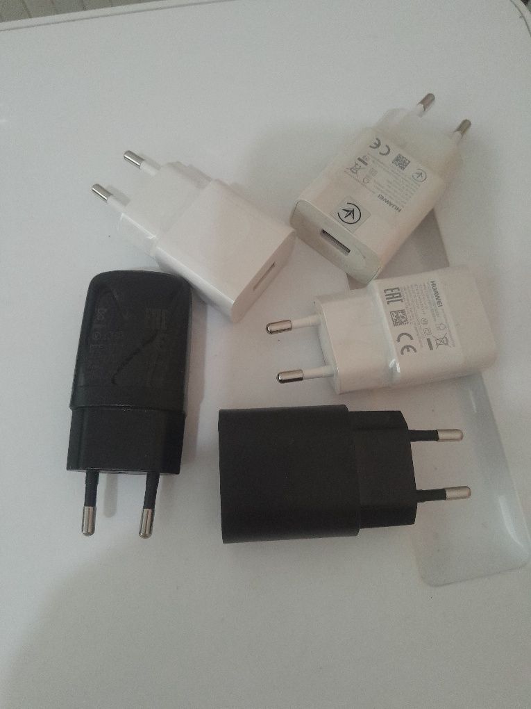 Универсално USB зарядно за контакт USB адаптер за зареждане