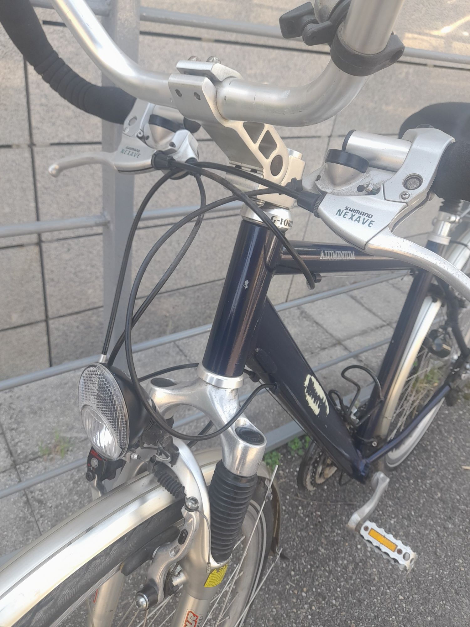 Bicicleta trekking Riverside