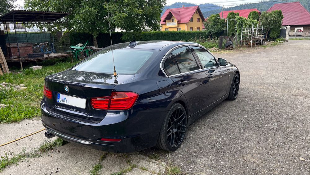 BMW F30 320d Luxury Line / HUD / Harman / Navi Pro / Manuală