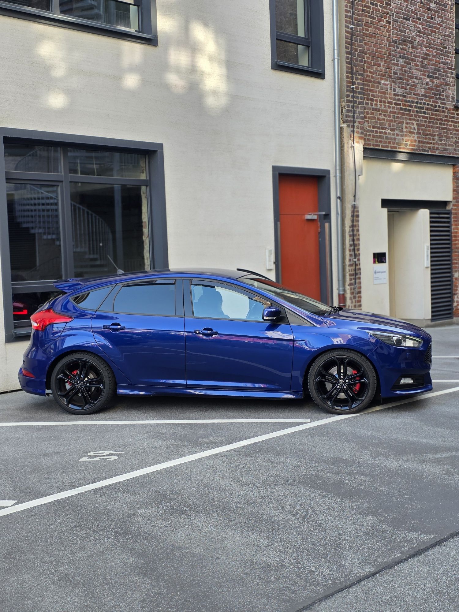 Vând schimb ford focus st