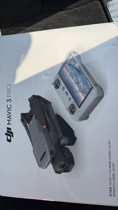 Dronă DJI Mavic 3 Pro Fly More Combo + DJI RC - 3 baterii