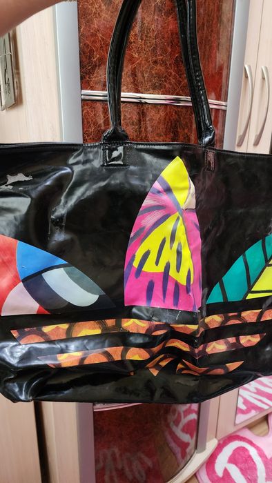 Сумка большая Adidas оригинал состояние среднее