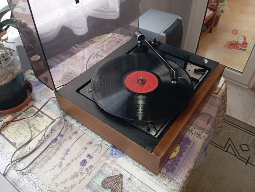 Грамофон Dual 1215