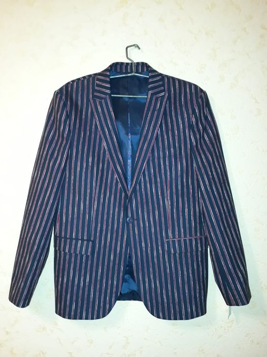 Продаются мужские пиджаки