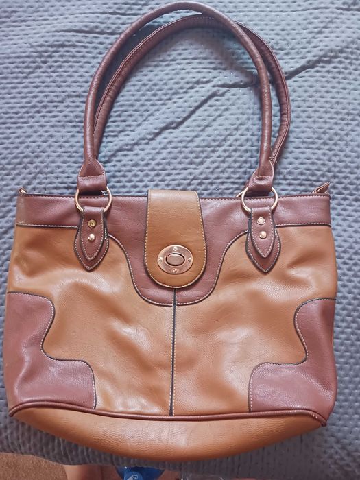 Кожена чанта дамска