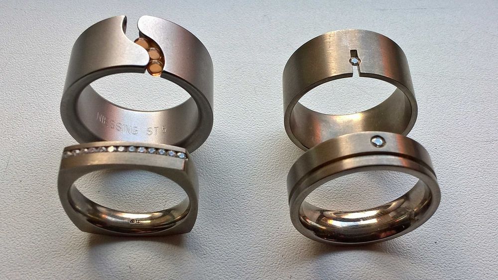 inele pereche din titan cu diamante marcate noi nepurtate