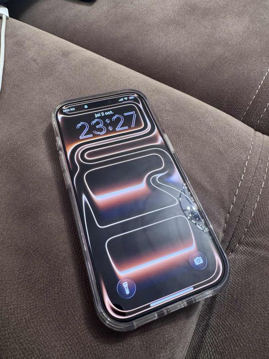 Vând iphone 17 pro ca nou!
