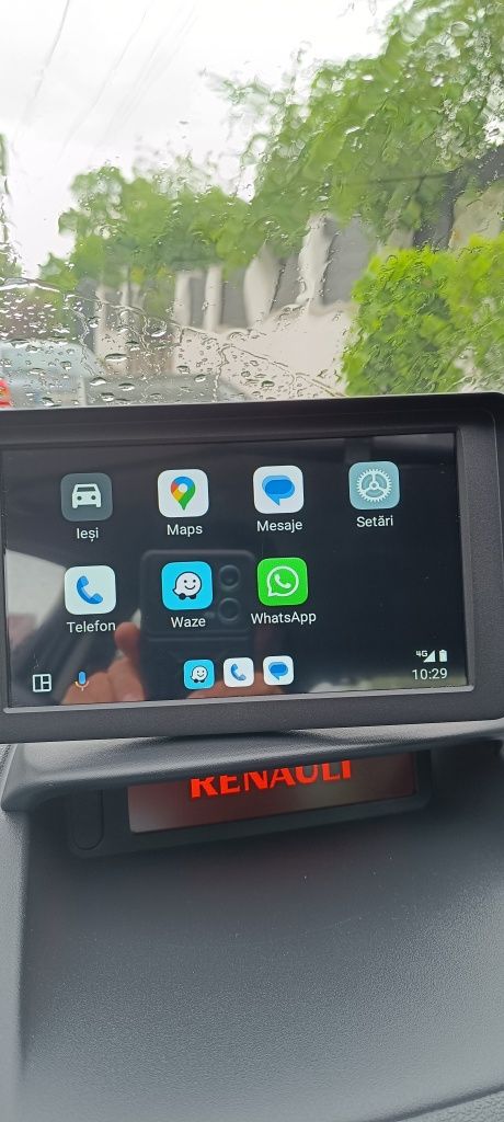 Sistem multimedia car Play cu Android auto