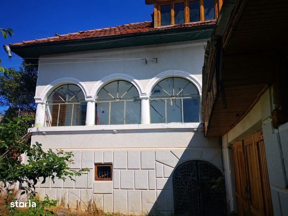 Casa batraneasca + beci, BEREVOIESTI -UNGURENI, teren 6.200mp