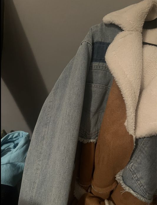 Cojoc imblanit cu maneci din denim