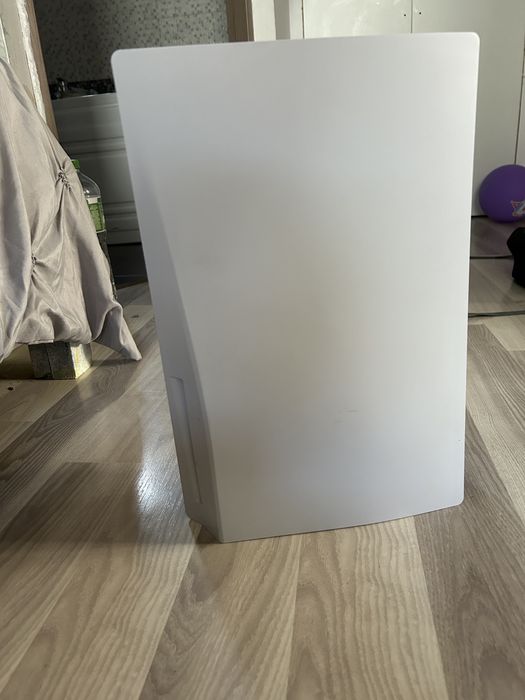 Ps5 cu sidi cu 2 manete si cu 2 jocuri