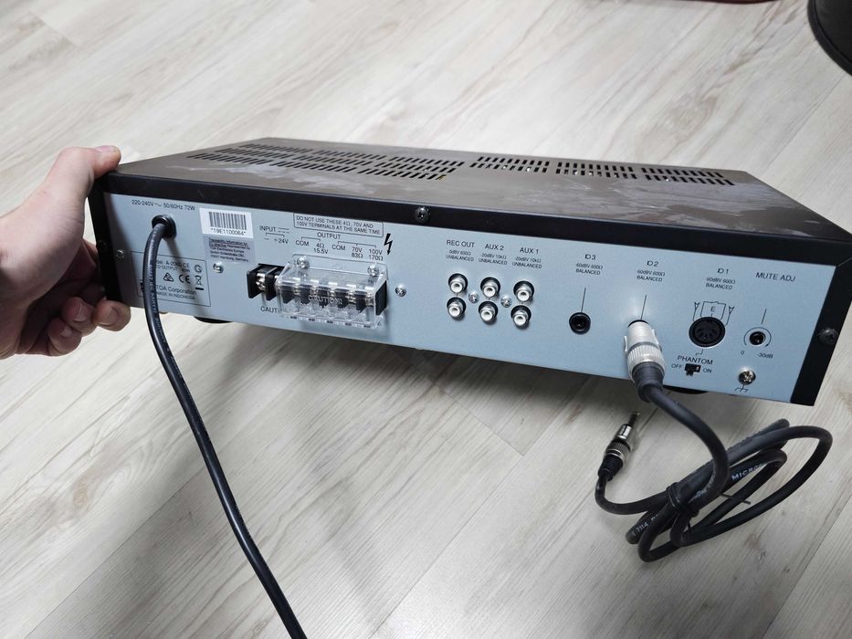 Sistem audio - amplificator, microfon, 3x boxe tavan