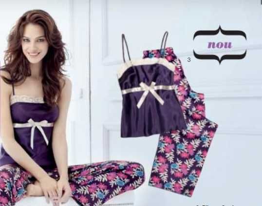 Pijama eleganta din satin cu model floral exotic Avon marimile S