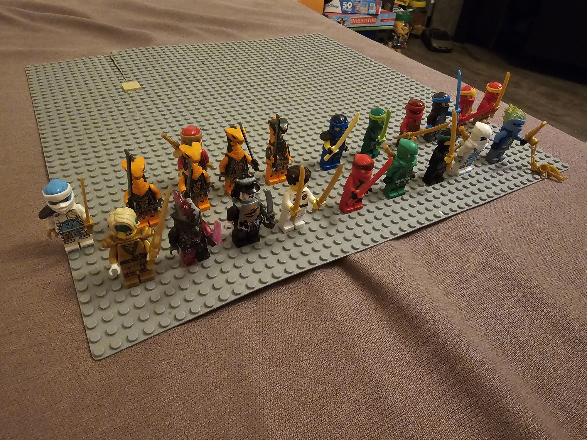 De la 15 lei, Ca noi, Figurine Lego Ninjago originale cu arme incluse
