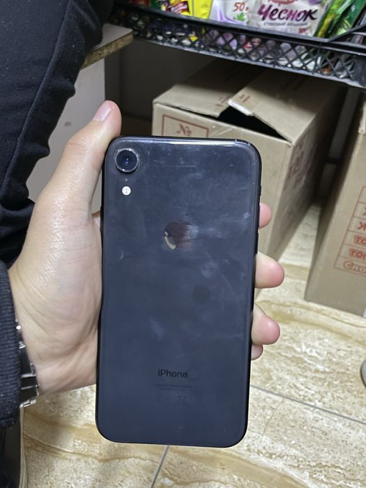 iPhone XR в хорошом состояний
