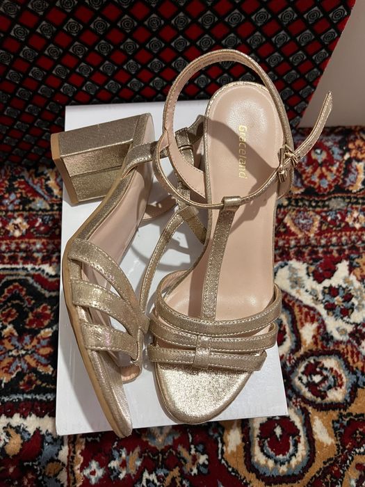 Sandale de vara cu toc mic