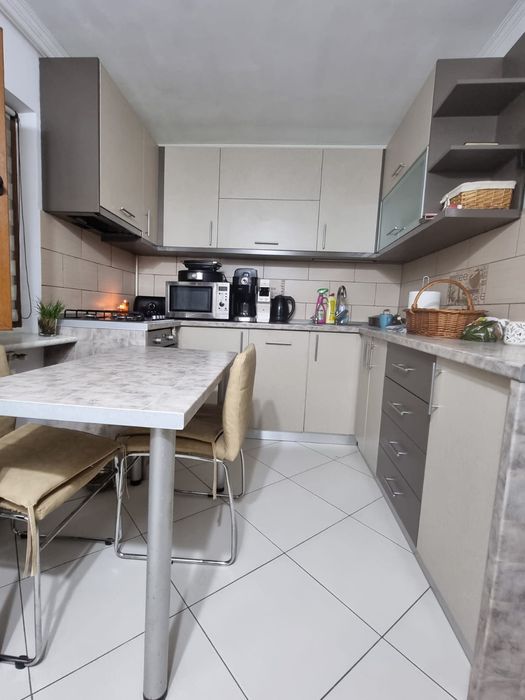 Iași  Spațiu comercial/ Apartament 4 camere de locuit