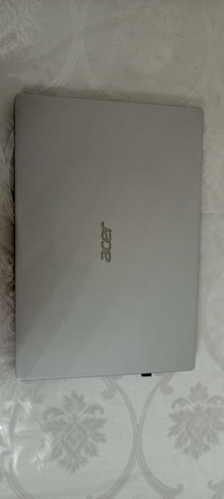 Ноутбук acer. На хорошем состоянии!!!