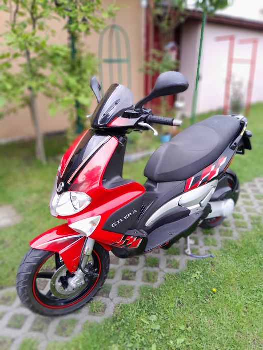 Vând scuter Gilera 49 din 2007 Prețul este 1500 euro negociabil