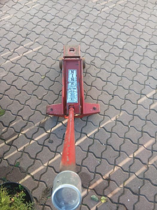 Vând cric profesional made în Sweden