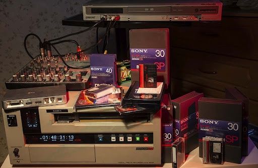 VHS kassetalarni  Hard, Fleshka, va Telefonizga ham yoziberiladi