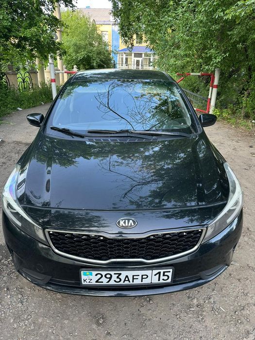 Kia cerato 2017 года