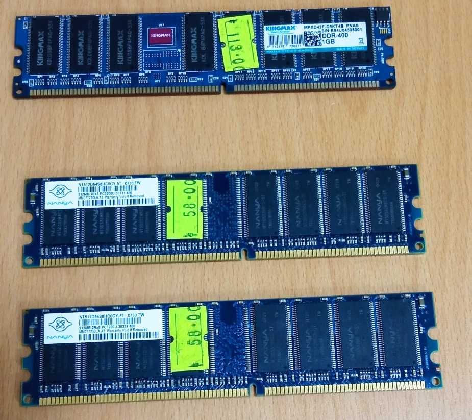 Vand Memorii RAM  Calculator ,intre 15 si 25 LEI